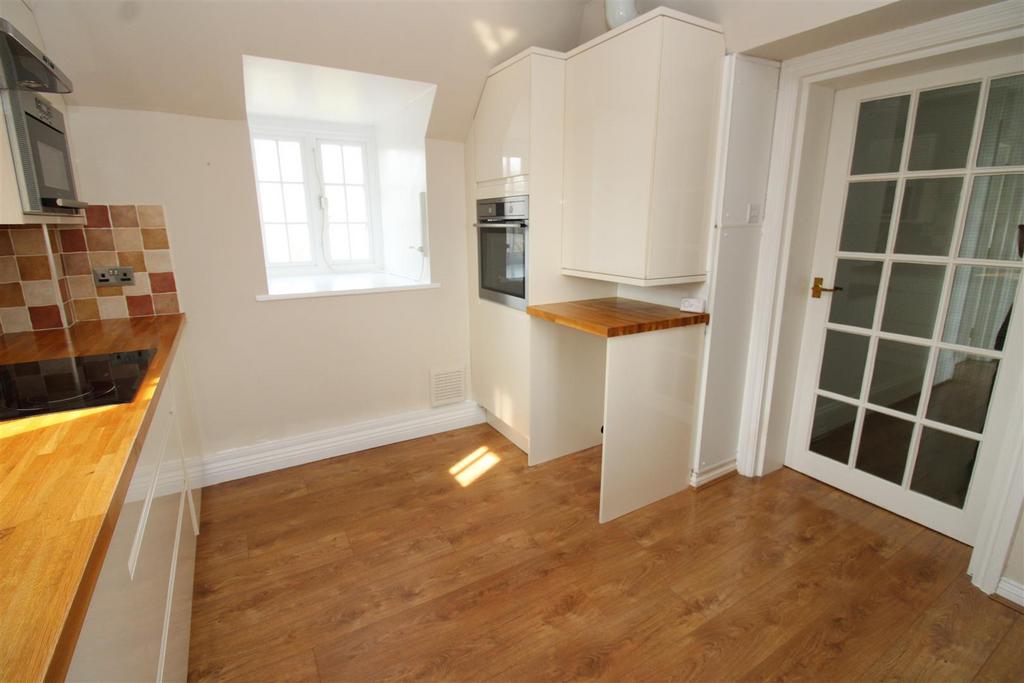 Kitchen 4.JPG