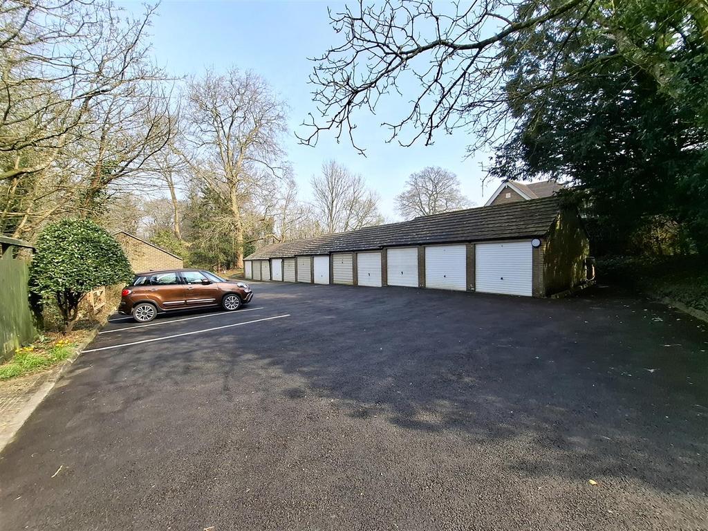 Garage.jpg