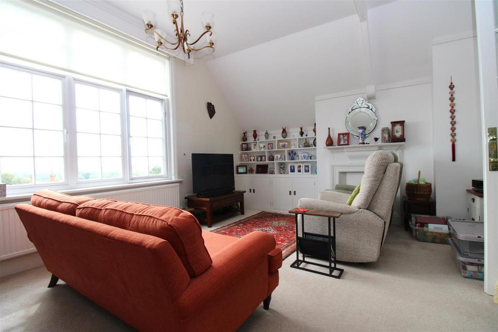 Lounge furnished.JPG