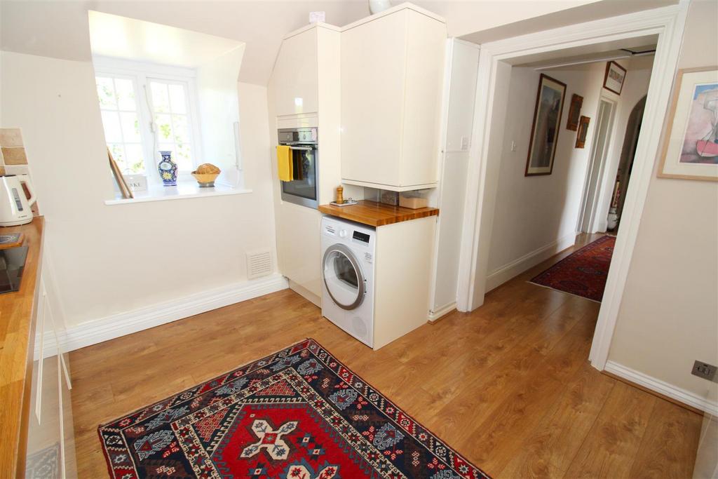 Kitchen 3.JPG