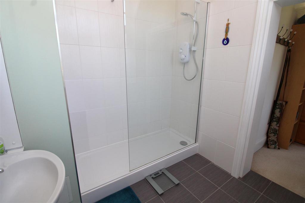 Bathroom 2.JPG