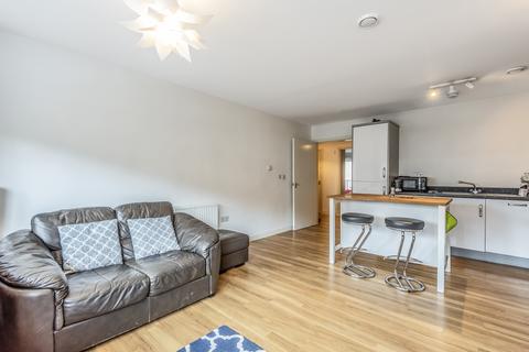 2 bedroom apartment to rent, Recovery Street SW17