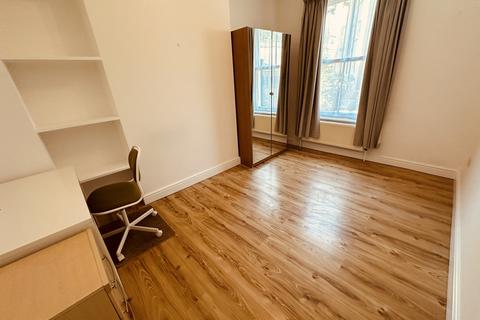 4 bedroom flat to rent, St. John's Way, London N19