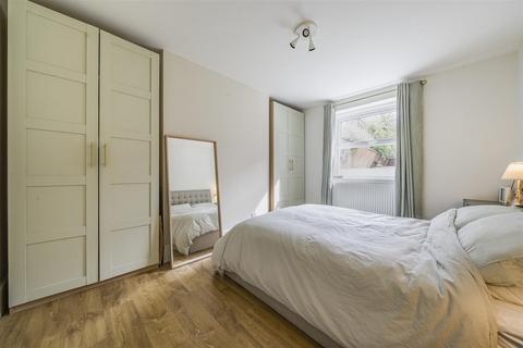 2 bedroom apartment for sale, St. Philips Road, Surbiton