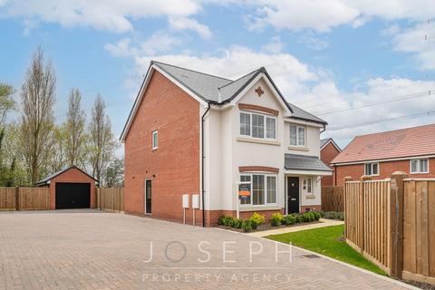 4 bedroom detached house for sale, Bronze Barrow Way, Bramford, IP8