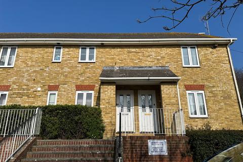 1 bedroom flat to rent, Burgess Close, Minster, CT12