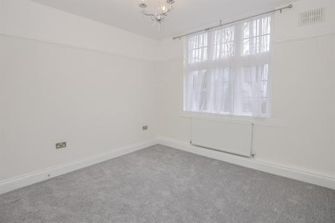 3 bedroom flat to rent, Meadway Court, Meadway, Golders Green NW11