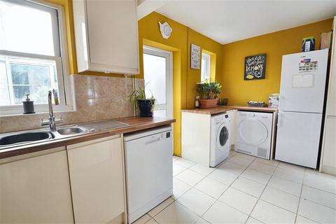 24 Battery Hill, Winchester, SO22 4BY