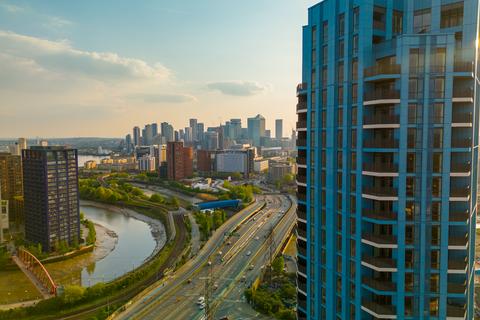 2 bedroom flat for sale, Plot A01.04 at SO Resi Canning Town, 300 Manor Road E16
