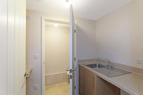 3 bedroom terraced house for sale, Flanshaw Lane, Wakefield, West Yorkshire, WF2