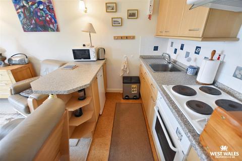 2 bedroom apartment for sale, Devon Court, Freshwater East, Pembroke