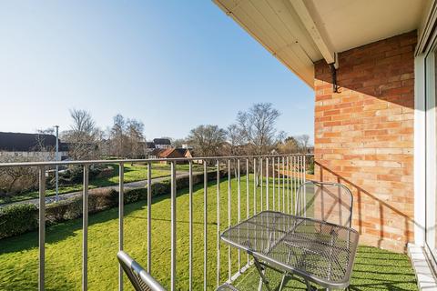 2 bedroom flat for sale, Minster Court