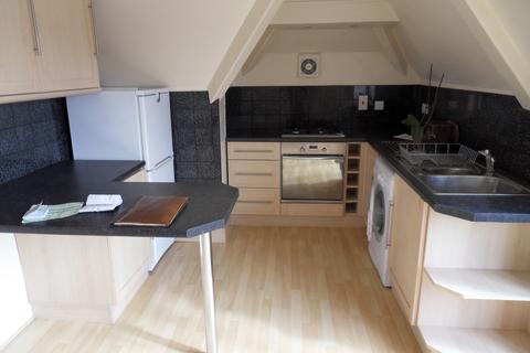 2 bedroom flat to rent, Wells Road, Bristol BS4