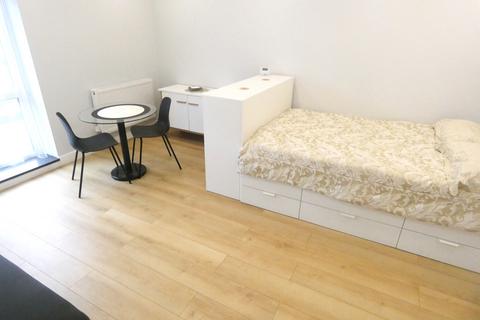 Studio to rent, Tasker House, Wallwood Street, London E14