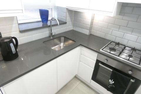 Studio to rent, Tasker House, Wallwood Street, London E14