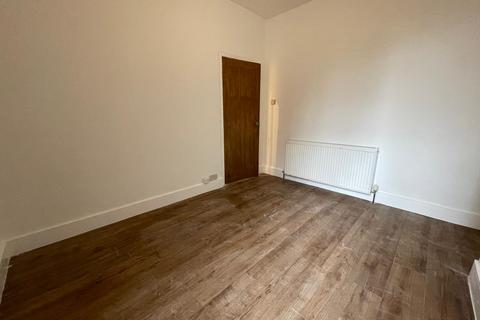 2 bedroom flat to rent, Rosslyn Crescent, Harrow, HA1