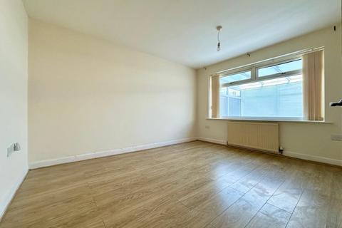 2 bedroom flat to rent, Consett Avenue, Thornton-Cleveleys, FY5