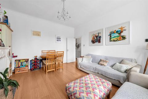 2 bedroom flat for sale, Manor Road, Beckenham