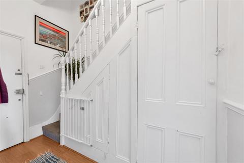 Flat D, 1 Manor Road, Beckenham, BR3 5JB