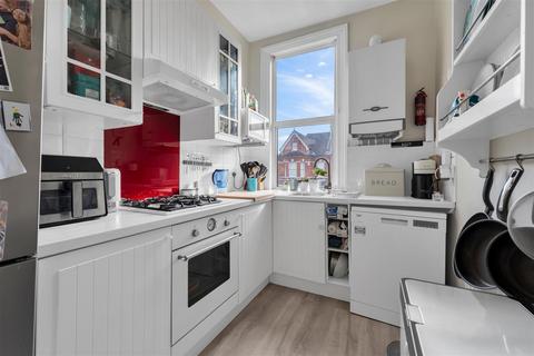 Flat D, 1 Manor Road, Beckenham, BR3 5JB