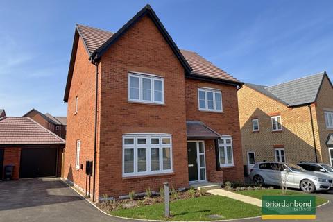 4 bedroom detached house to rent, Sandpit Close, Collingtree Park, Northampton NN4