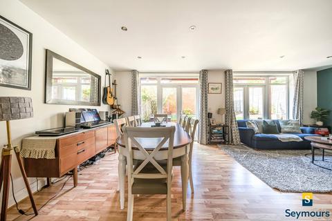 9 Macdowall Road, Guildford, GU2 9LD