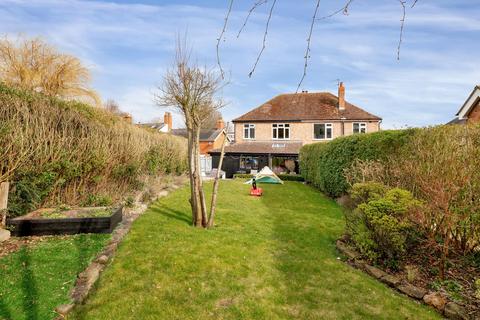 3 bedroom semi-detached house to rent, Main Street, Whissendine