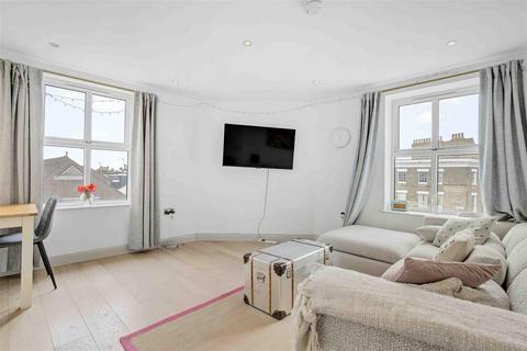 2 bedroom flat for sale, Baroc House, Greyhound Road, London