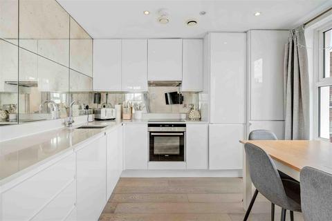 2 bedroom flat for sale, Baroc House, Greyhound Road, London