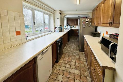 4 bedroom semi-detached house for sale, Gibbons Road, Telford TF2