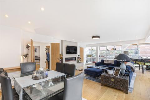 2 bedroom penthouse to rent, Goswell Road, London, EC1V