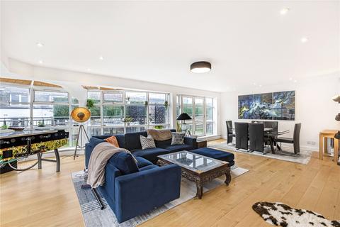 2 bedroom penthouse to rent, Goswell Road, London, EC1V