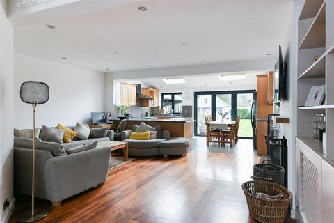 42 Chipstead Way, Banstead, SM7 3JP