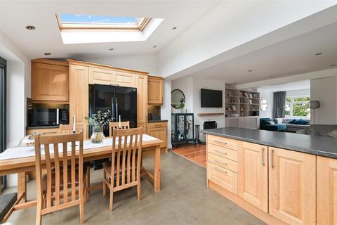42 Chipstead Way, Banstead, SM7 3JP