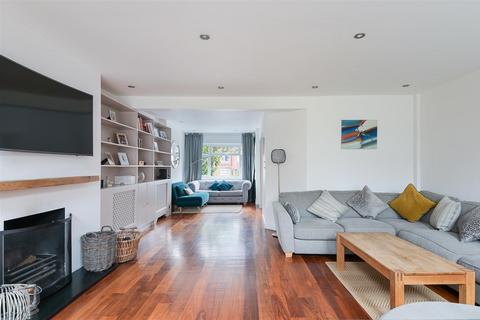 42 Chipstead Way, Banstead, SM7 3JP