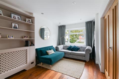 42 Chipstead Way, Banstead, SM7 3JP