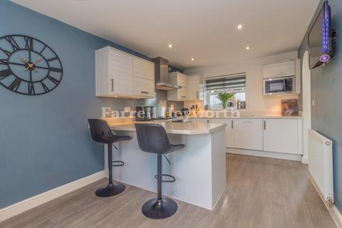 4 bedroom house for sale, Golden Hill Close, Preston PR2