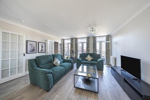 3 bedroom end of terrace house for sale, Azalea Walk, Pinner