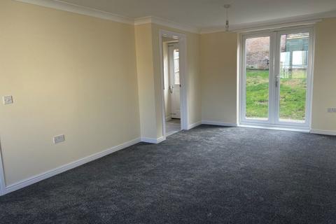 3 bedroom terraced house to rent, Trafalgar Drive, Great Torrington, Devon