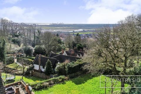 4 bedroom detached house for sale, Vicarage Hill, Benfleet