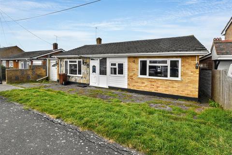 3 bedroom bungalow for sale, St. Annes Road, Canvey Island SS8