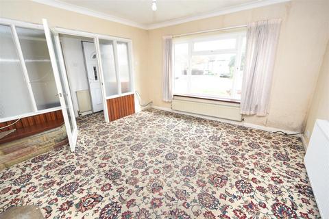 3 bedroom bungalow for sale, St. Annes Road, Canvey Island SS8