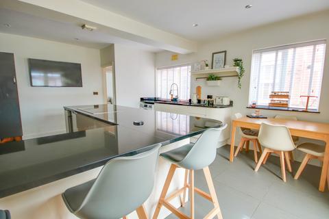 61 Chafen Road, Southampton, SO18 1BD