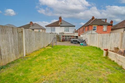 61 Chafen Road, Southampton, SO18 1BD