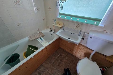 2 bedroom chalet for sale, Winterton Valley, Edward Road, Winterton-On-Sea