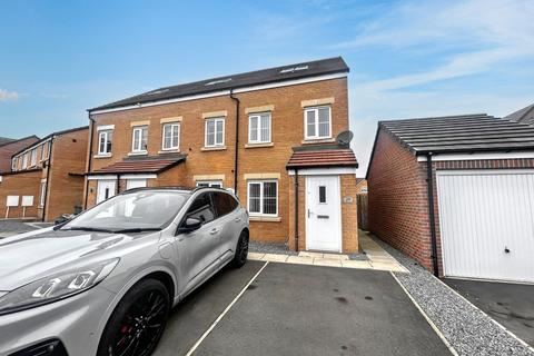 3 bedroom townhouse for sale, Shillhope Drive, Crofton Grange, Blyth, Northumberland, NE24 4SN