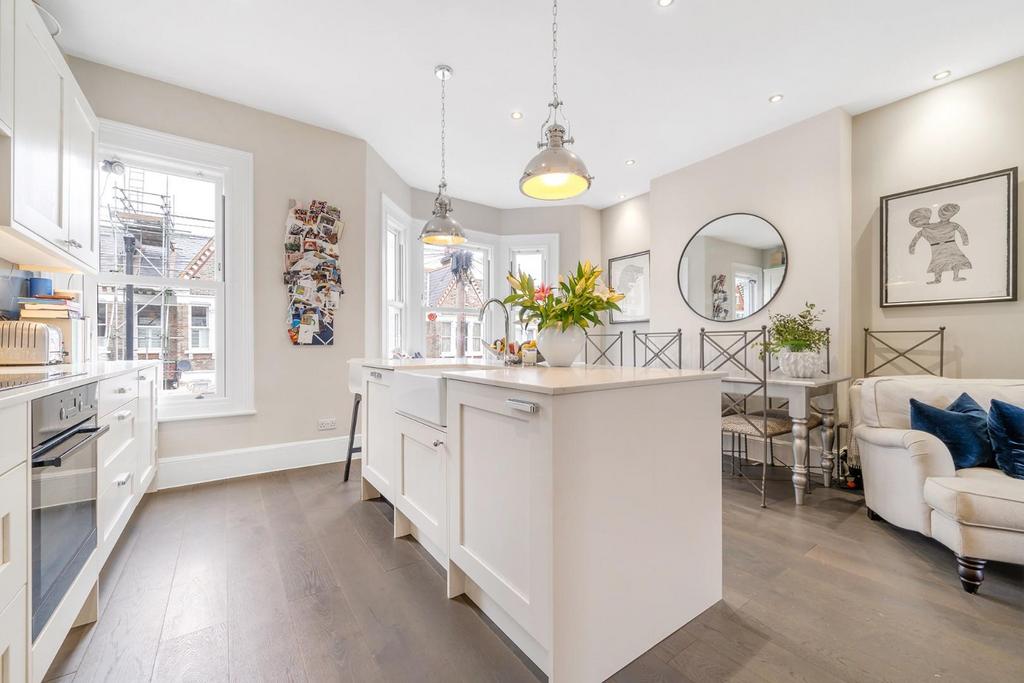 Kitchen 1.jpg