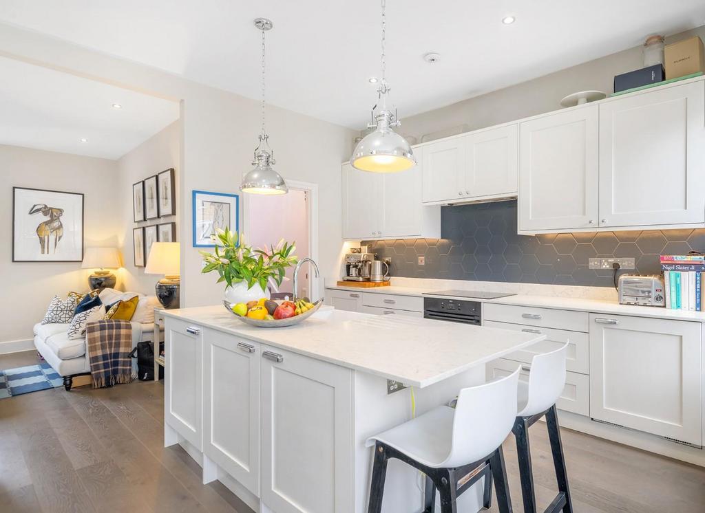 Kitchen 2.jpg