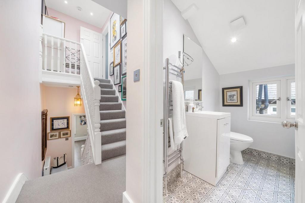 Bathroomhallway.jpg