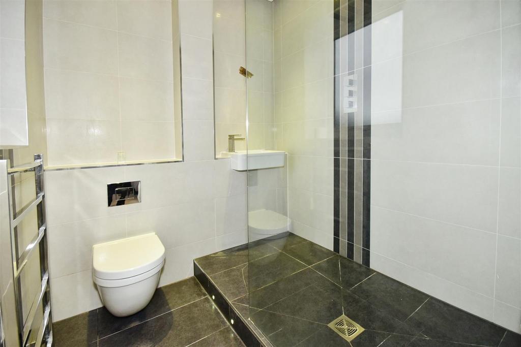 Bedroom One en-suite